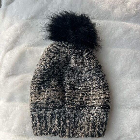 Do Everything In Love Beanie w/Pom Black & Neutrals, so soft! NWT🏷 - Picture 5 of 12